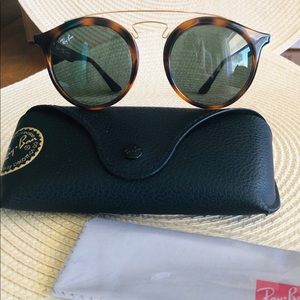 Ray-Ban sun glasses. Tortoise shell frame.